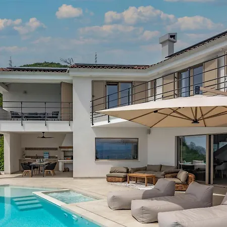 3 Bedroom Cozy In Bregi Breza