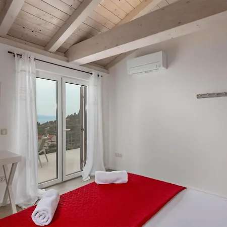 3 Bedroom Cozy In Bregi *