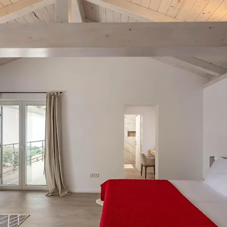3 Bedroom Cozy In Bregi Holiday home *