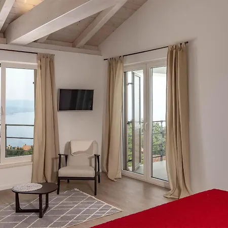 3 Bedroom Cozy In Bregi Holiday home